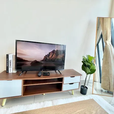 A 1-4 Pax Cozy Studio Tv Box Pool 100Mps Wifi 3 Bed Trefoil Setia Alam Luaran gambar