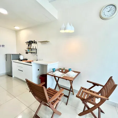 A 1-4 Pax Cozy Studio Tv Box Pool 100Mps Wifi 3 Bed Trefoil Setia Alam Luaran gambar
