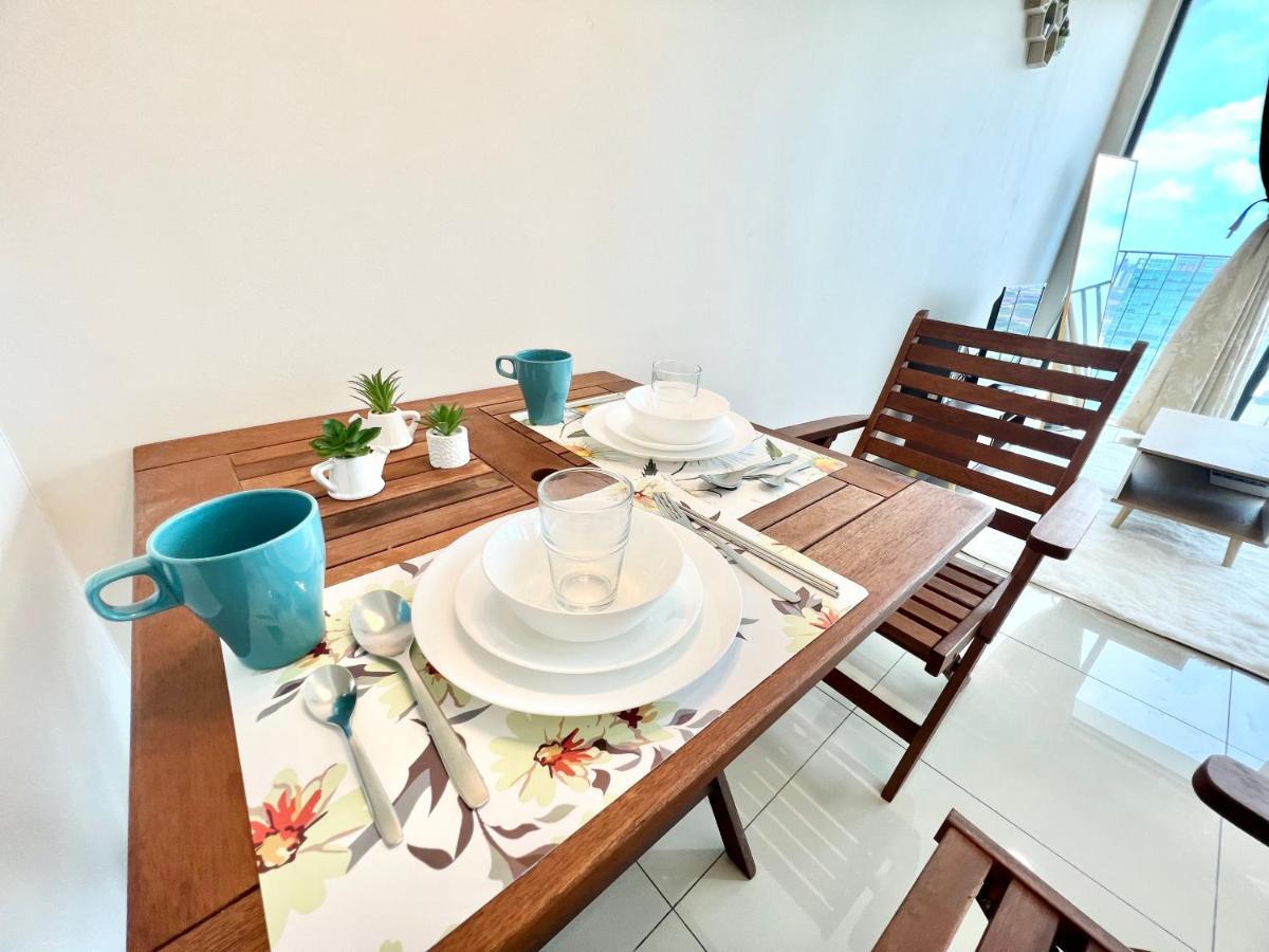 A 1-4 Pax Cozy Tv Box Pool 100mps Wifi 3 Bed Trefoil Apartment Setia Alam