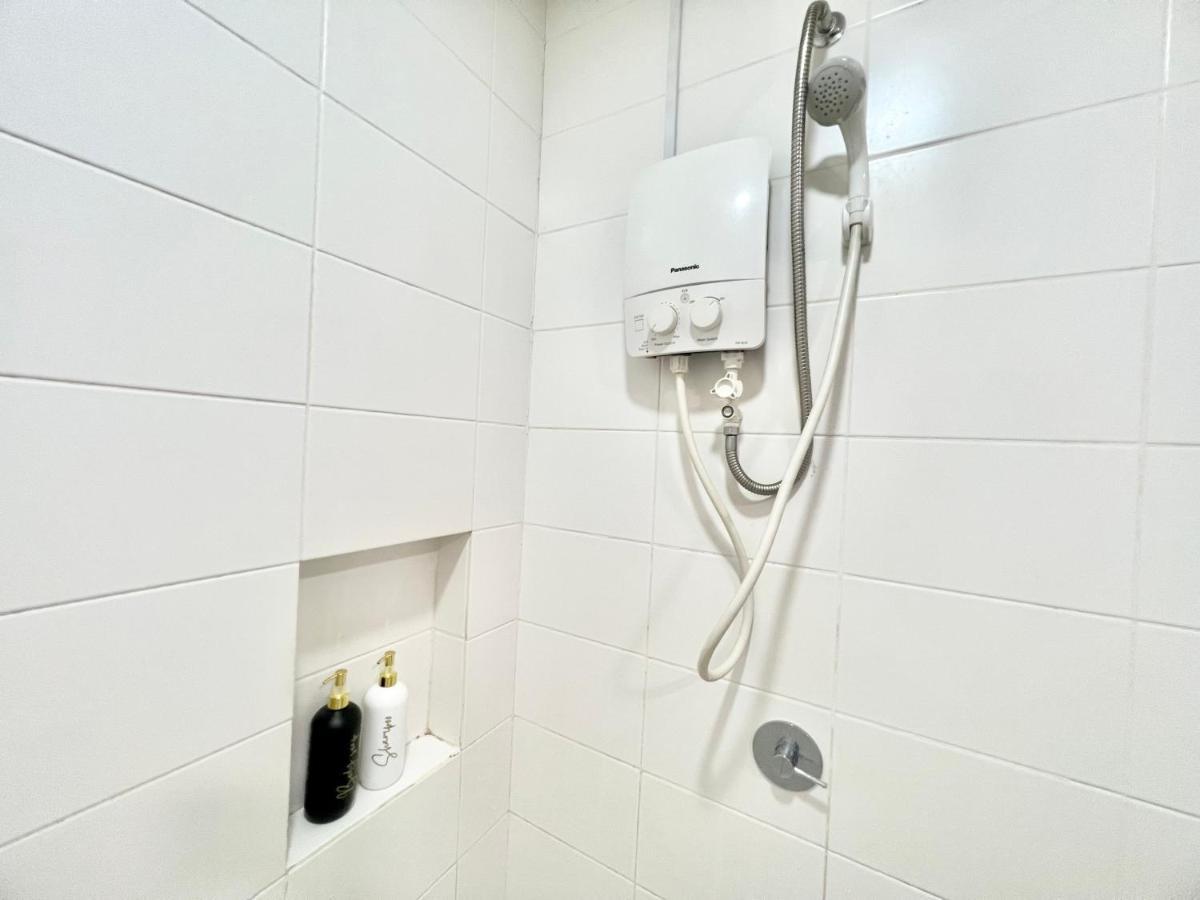 A 1-4 Pax Cozy Tv Box Pool 100mps Wifi 3 Bed Trefoil Apartment *