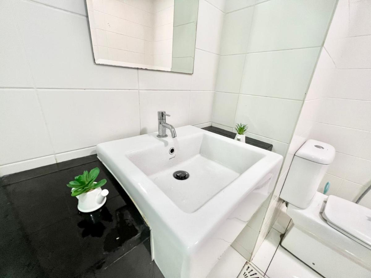 A 1-4 Pax Cozy Tv Box Pool 100mps Wifi 3 Bed Trefoil
